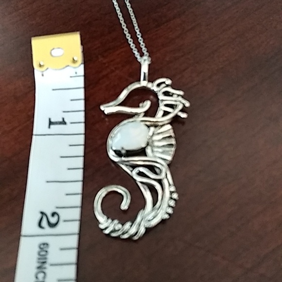 Sterling Silver Chain With Embellished Seahorse Pendant. - Picture 14 of 17